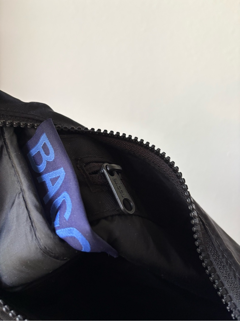 BAGGU Black Shoulder Bag - Minimal Canvas Hobo - Picture 2 of 2
